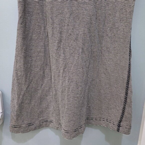 Lululemon Striped Tank + Lululemon Grey Racerback Tank Bundle – Stretchy - Picture 5 of 13